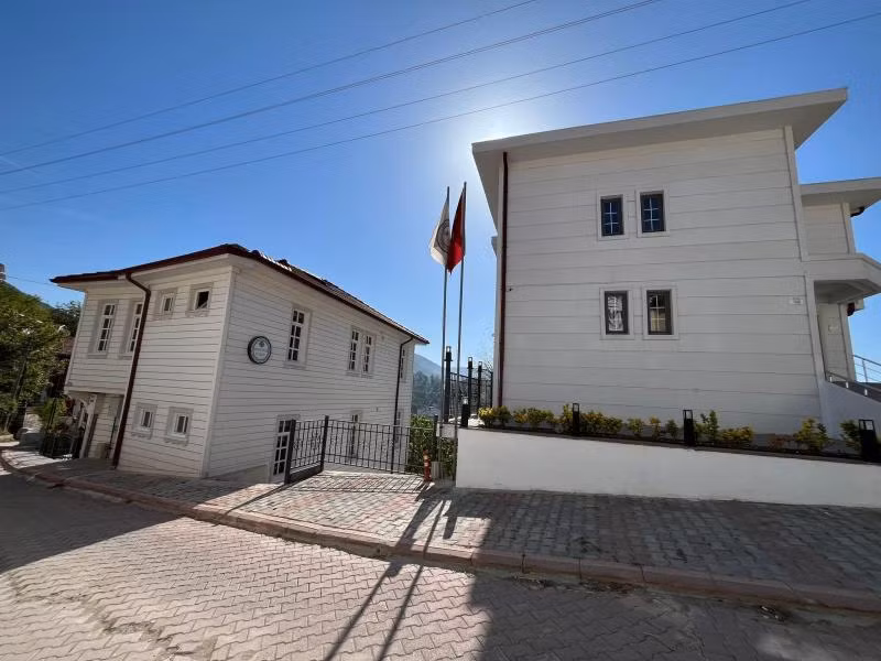 Demiröz Konak Otel 
