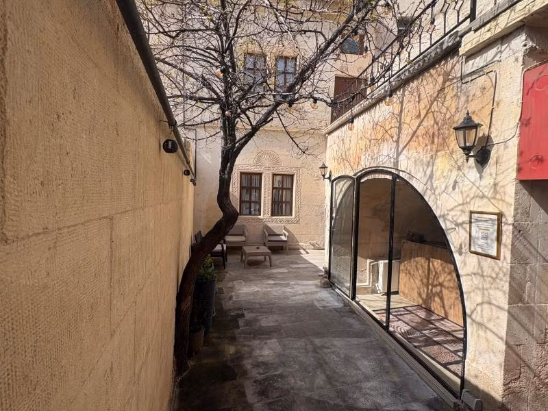 Ekoton Cave Hotel - 1