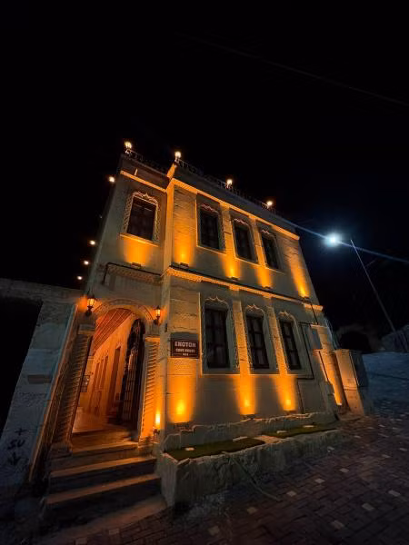 Ekoton Cave Hotel