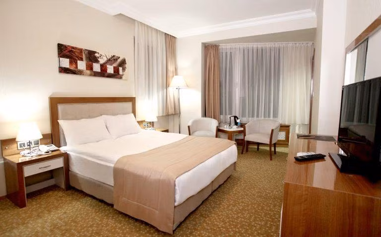 Grand Pietra Hotel - 1