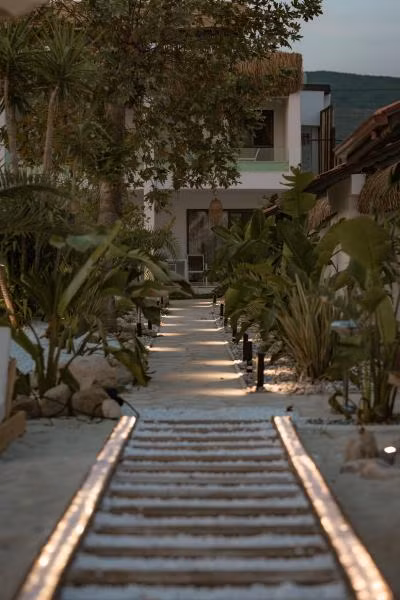 Glenn Hotel & Beach - 3