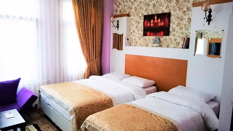 Grafen Hotel - 3