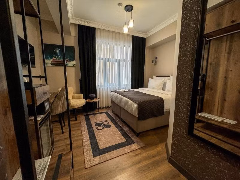 Grand Clover Hotel - 3
