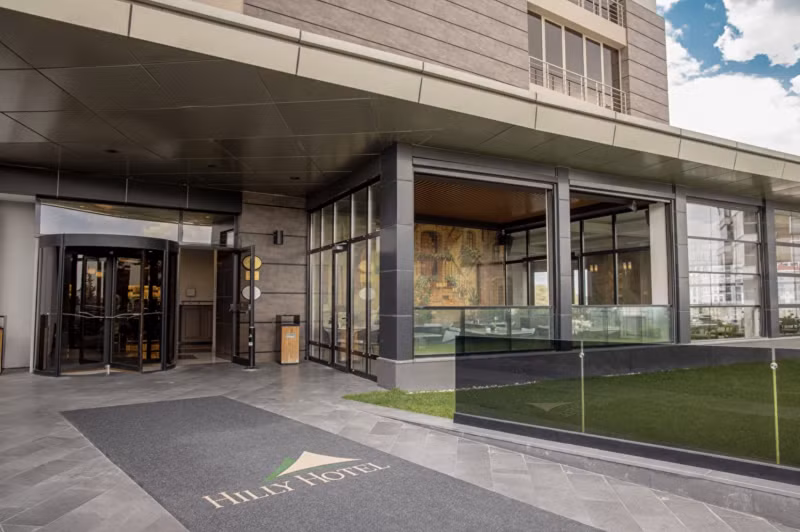 Hilly Hotel - 1