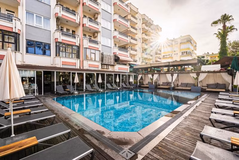 Hma Hotel & Suites - 1