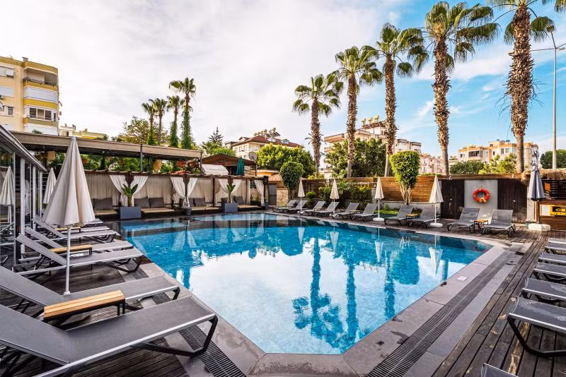 Hma Hotel & Suites - 2