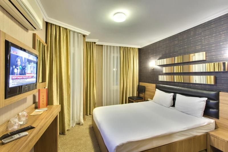 Hotel Antroyal — 6