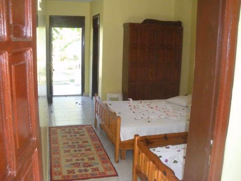 Hotel Riverside - 4