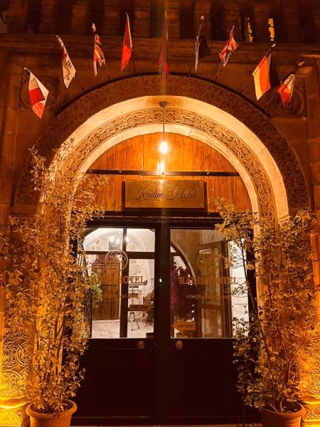 Kadim Hotel