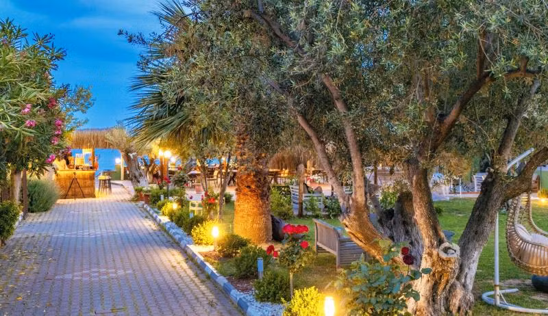 Kayalar Blue Beach & Hotel - 3