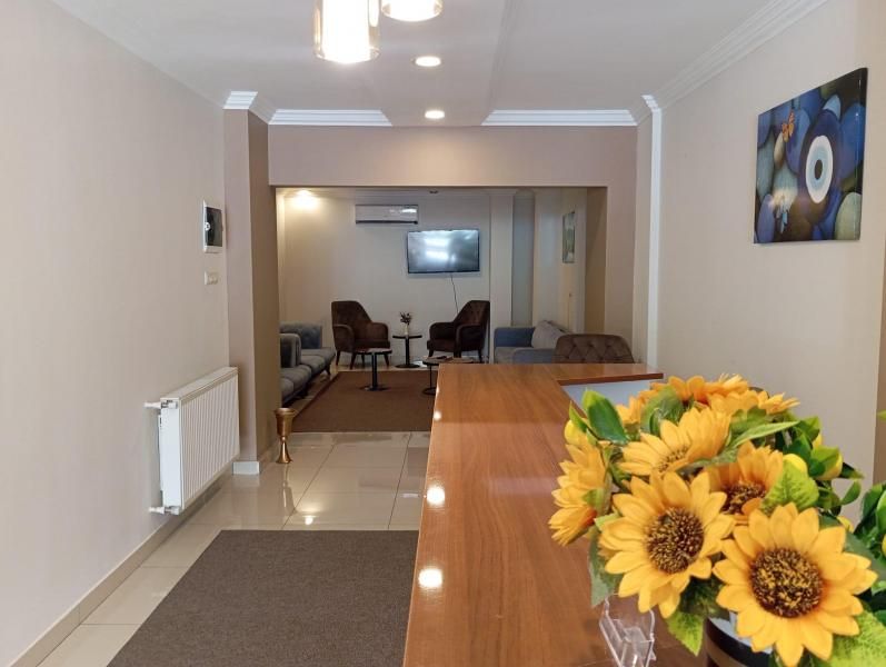 Larok Hotel - 1