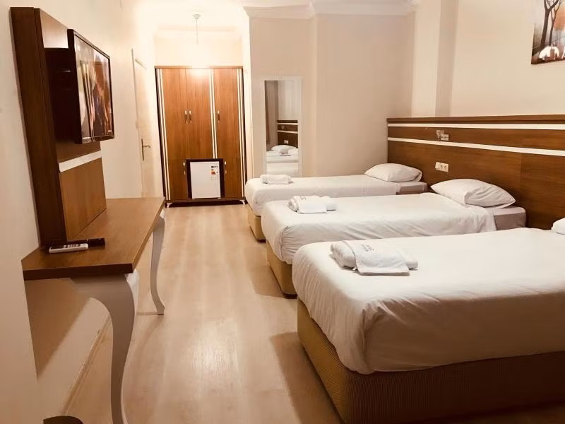 Larok Hotel - 3