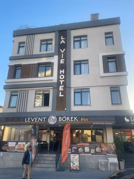 La Vie Suit Otel