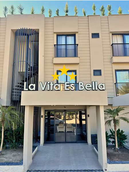 La Vita Es Bella - 1