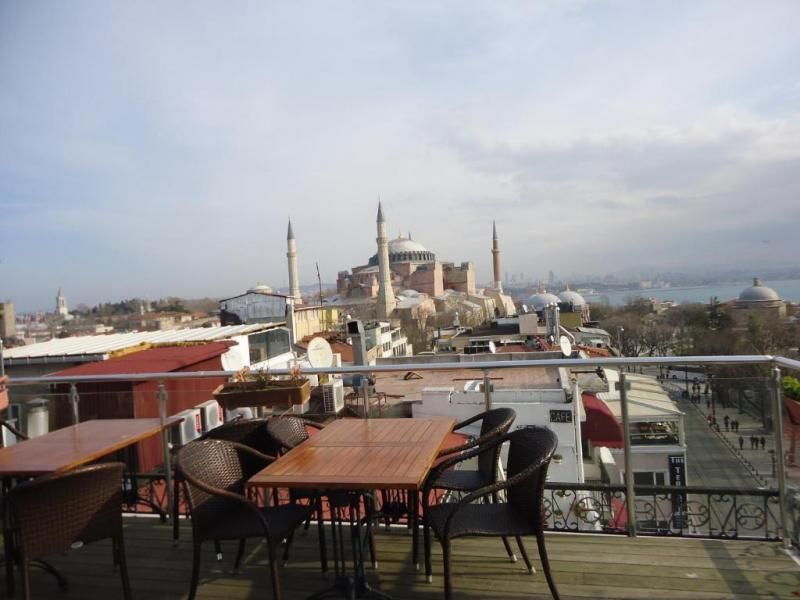 Lapis Inn Hotel (Ex Ambassador)
