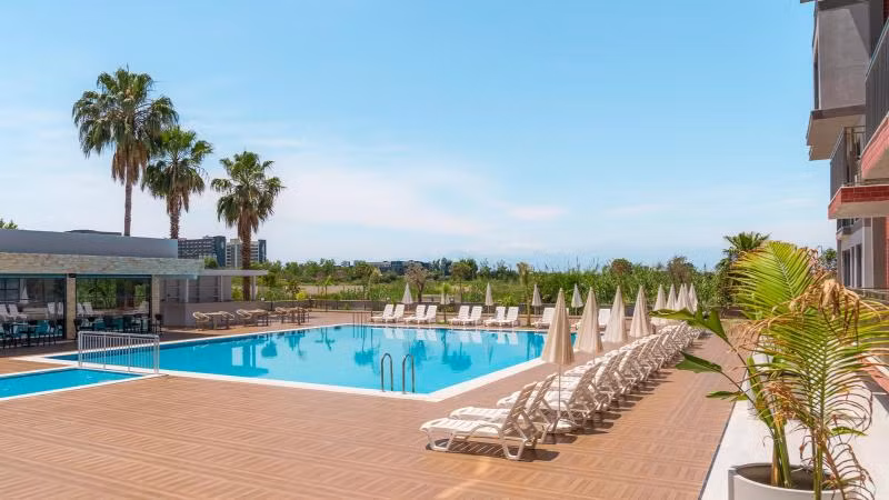 Laristone Suite Spa Hotel - 3
