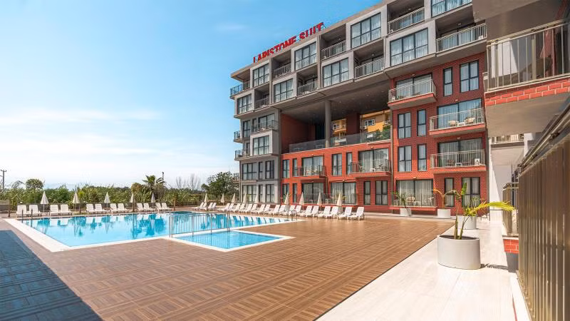 Laristone Suite Spa Hotel - 4