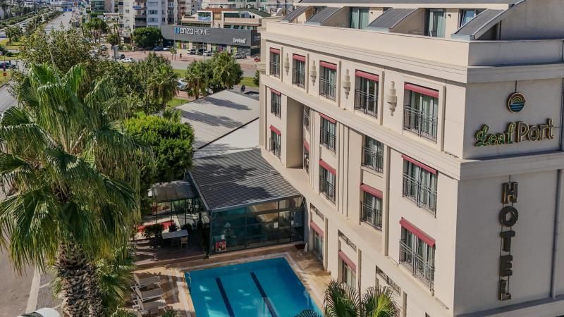 Leaf Port Hotel - 1