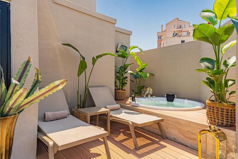 Looks Prive Suites