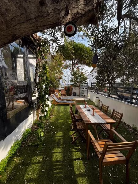 Loris Rooms Urla — 5