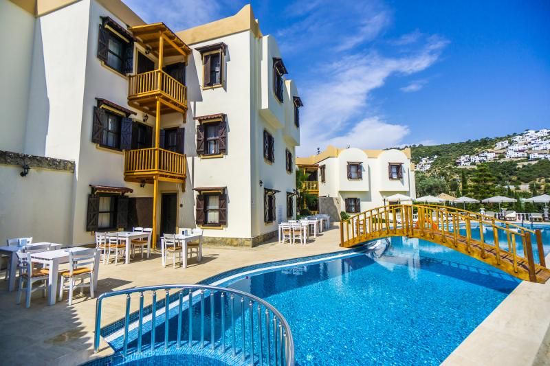 Mira Suites