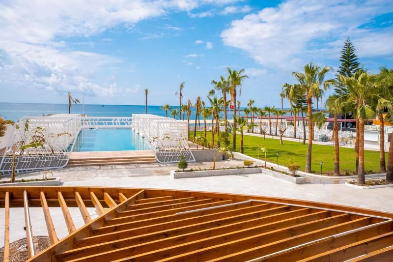 Mira Meridia Beach Hotel - 1