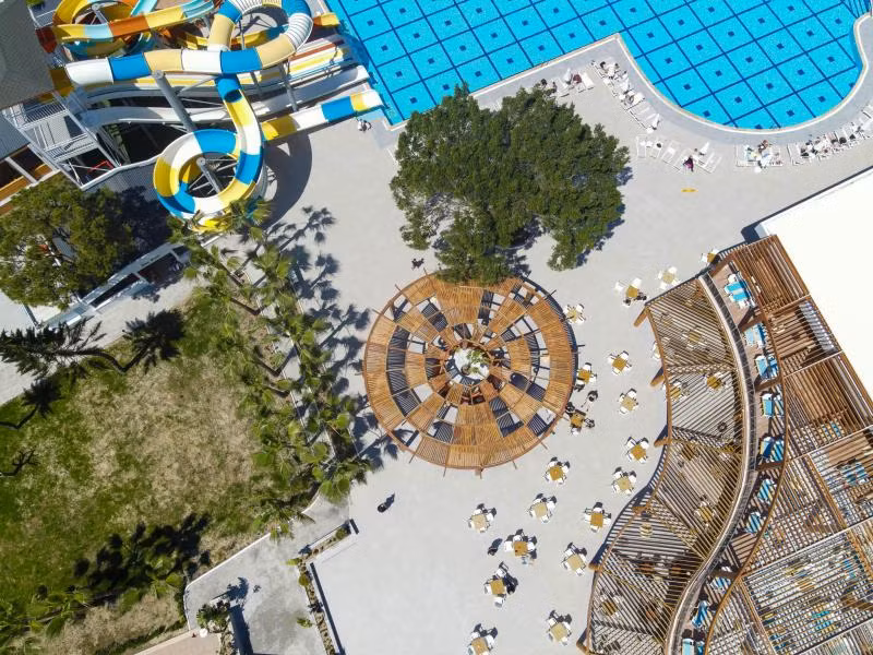 Mira Meridia Beach Hotel - 2