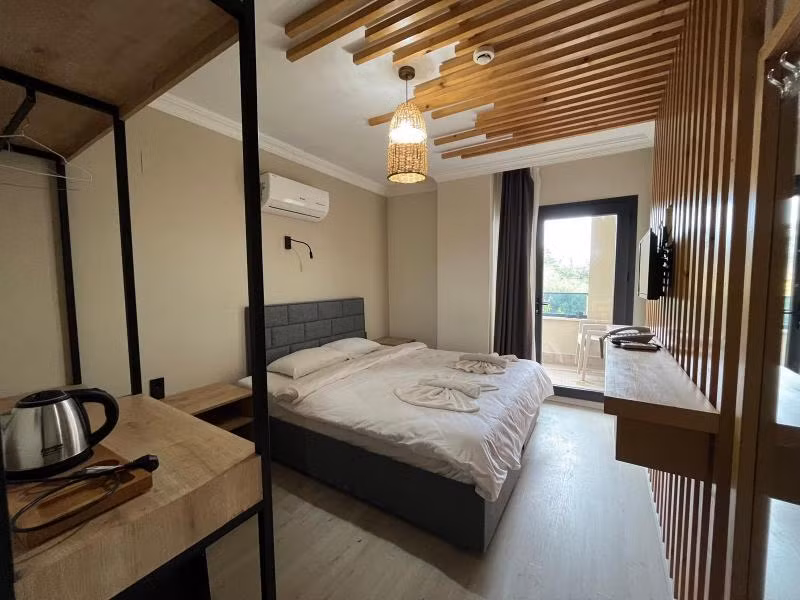 Mette Otel - 1