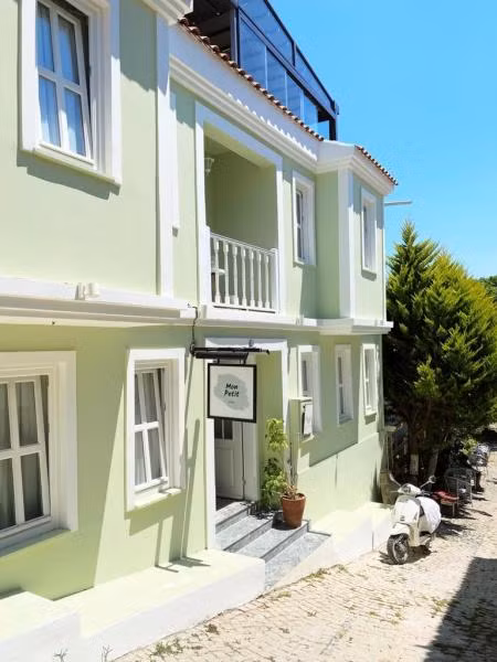 Mon Petit Hotel