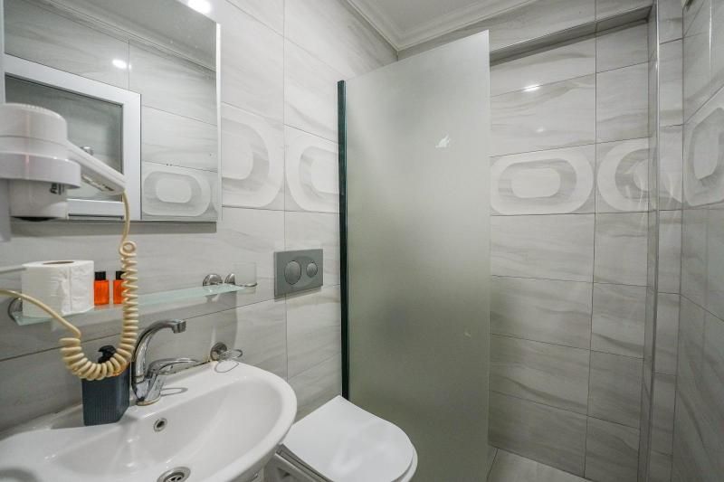 Mut Hotel — 8