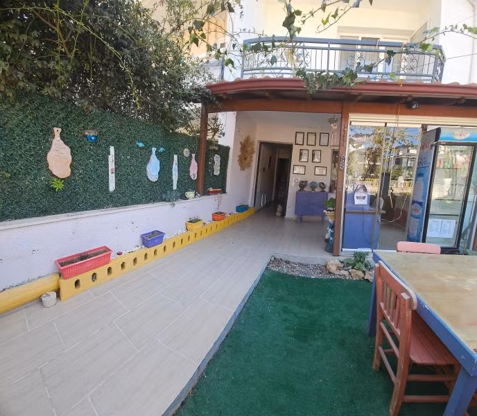 Neşeli Pansiyon Cafe Sığacık — 9