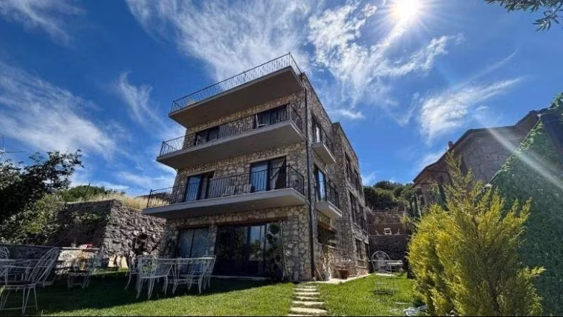 Nur Karen Taş Konak Dikili - 3