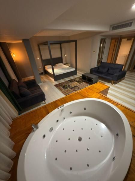 On Hotel - 1
