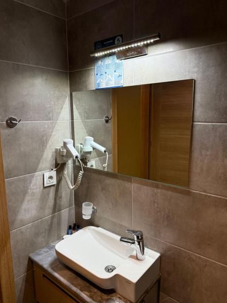 On Hotel - 4