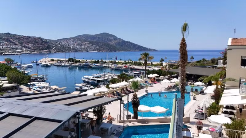 Pırat Hotel