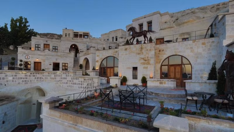 Phocas Cave Suites - 1