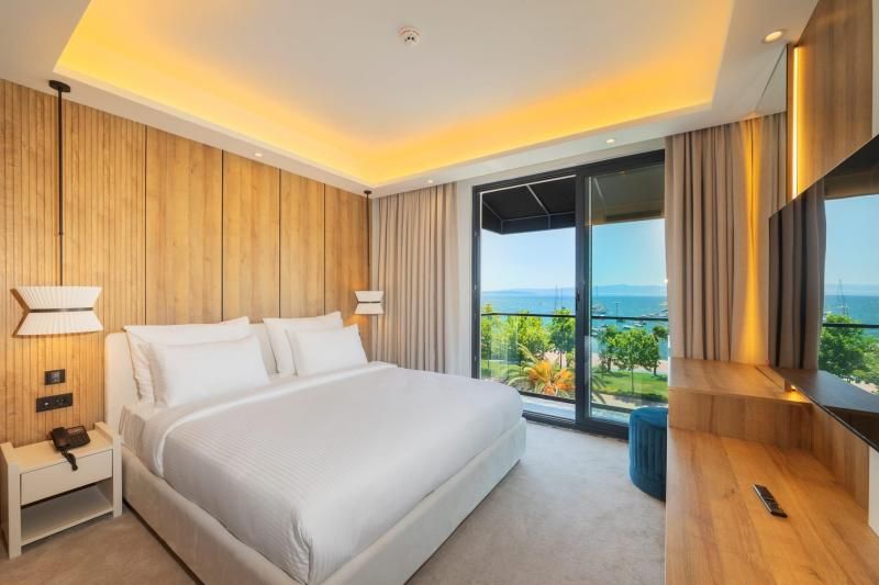 Premier Lounge Hotel - 3