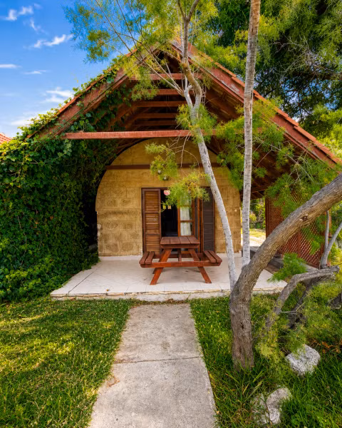 Riviera Beach Bungalows — 8