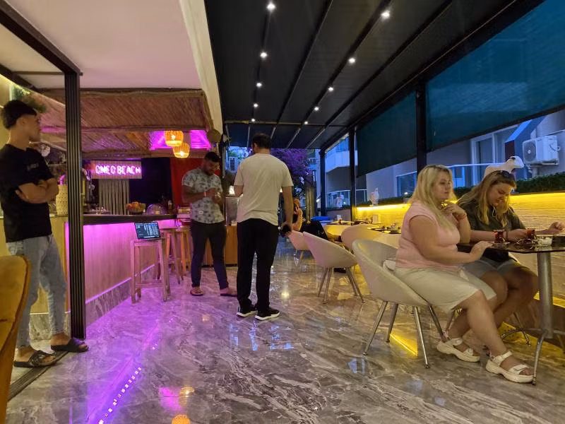 Romeo Beach Hotel - 4
