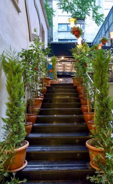 Royal Garden Suite and Hotel - 2