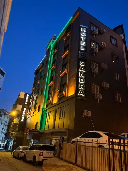 Sandra hotel