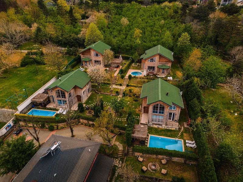 Sapanca Sahra Kütük Evleri