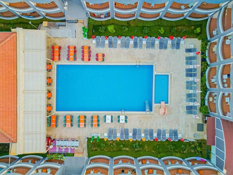 Sayanora Hotel - 1