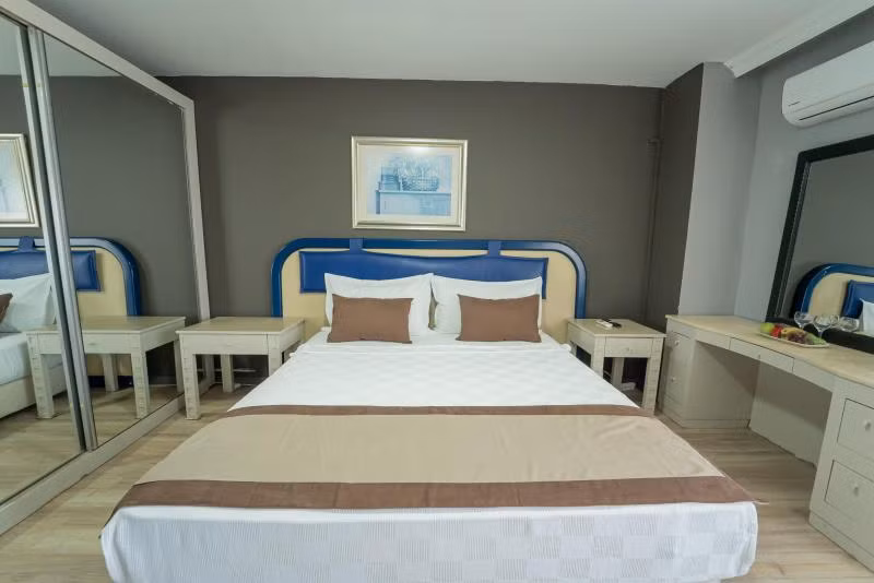 Sever Suites Hotel — 9