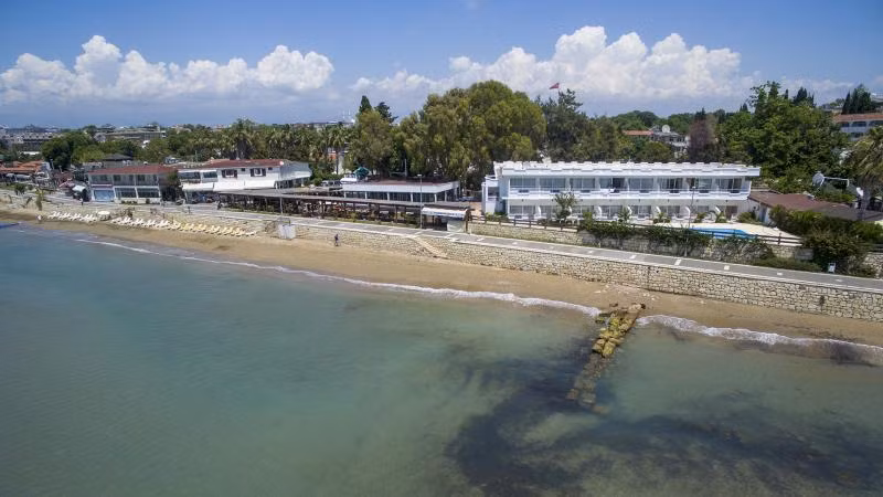Side Beach Club
