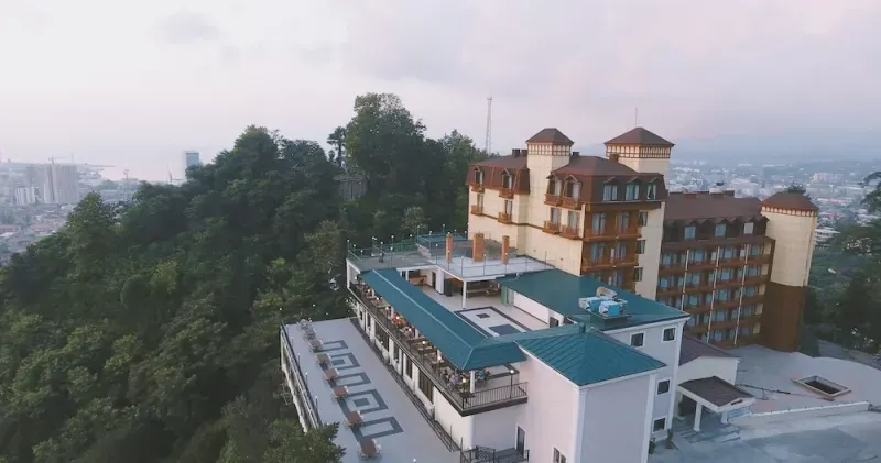 Sputnik Hotel Batumi - 3