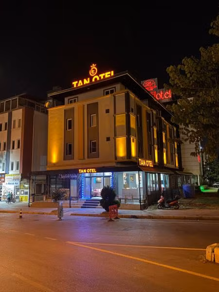 Tan Otel — 9