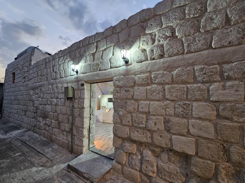 Tarihi Midyat Acar Konağı — 2