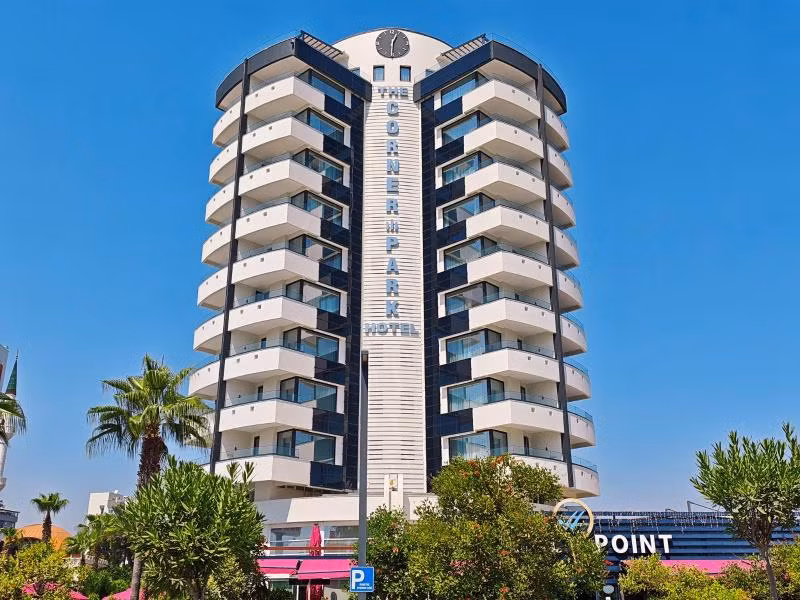 The Corner Park Hotel