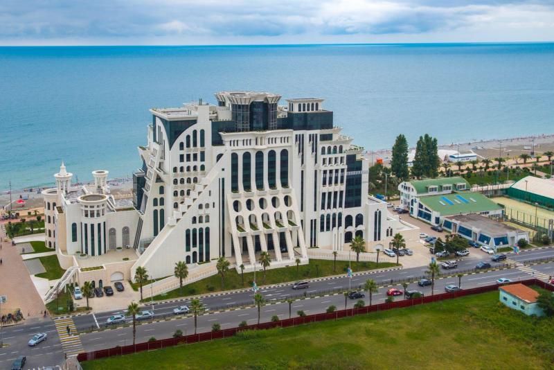 The Grand Gloria Hotel - 2